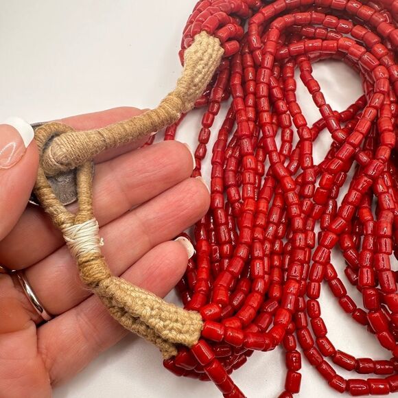 24" and 15 strands of "red coral" glass beads with 1950 Anna coin clasp! - Picture 10 of 17